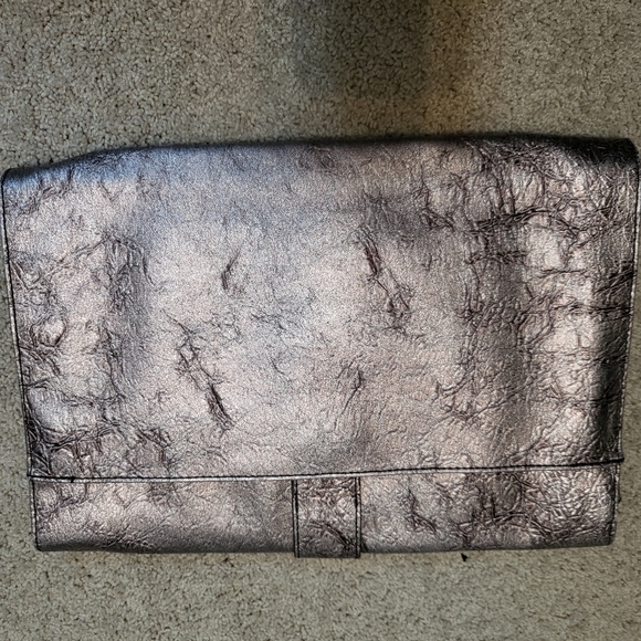 Jessica Simpson Metallic Grey Gold Big Clutch - Picture 2 of 7